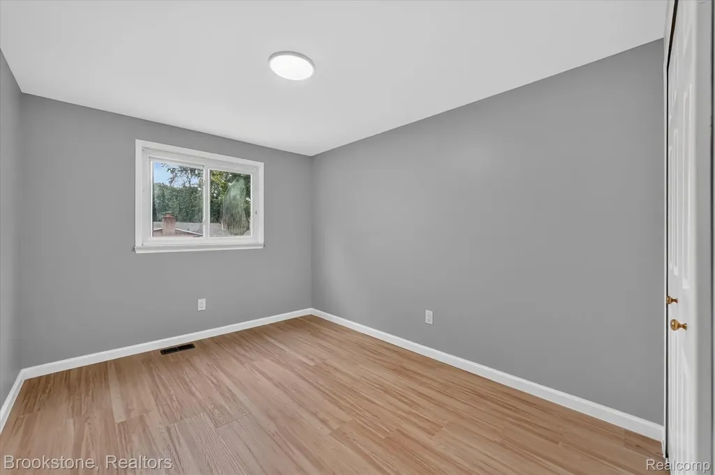 39795 Waldorf Drive Clinton Charter Township MI 48038