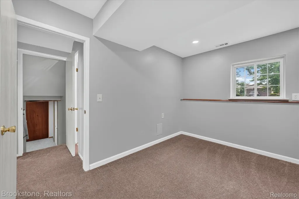 39795 Waldorf Drive Clinton Charter Township MI 48038