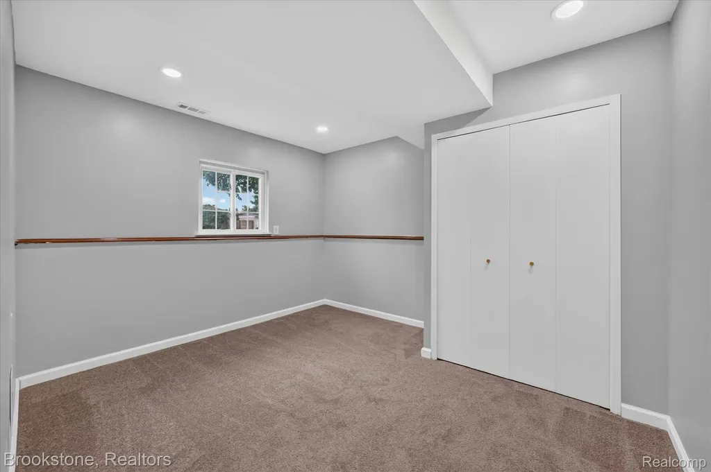 39795 Waldorf Drive Clinton Charter Township MI 48038