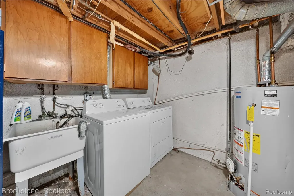 39795 Waldorf Drive Clinton Charter Township MI 48038