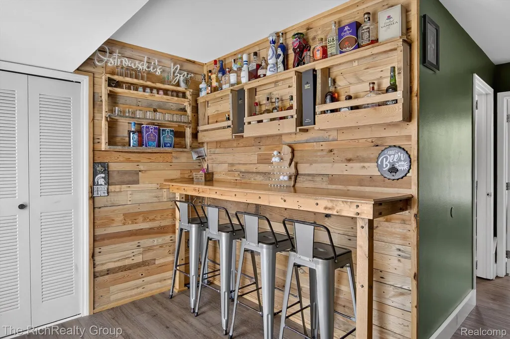 29252 Hunter Brownstown Charter Township MI 48183