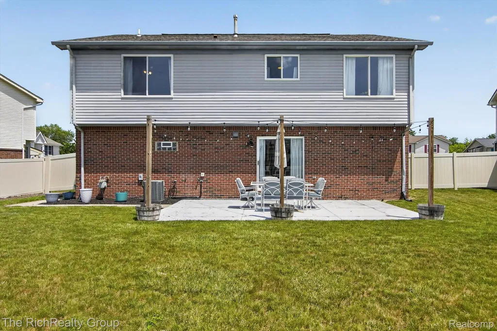 29252 Hunter Brownstown Charter Township MI 48183