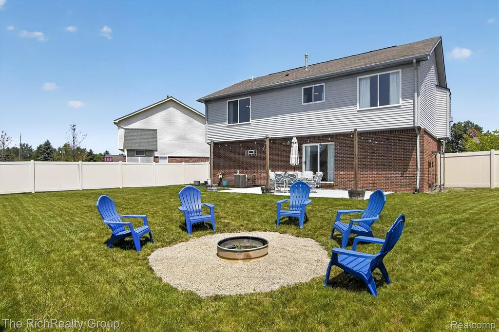 29252 Hunter Brownstown Charter Township MI 48183