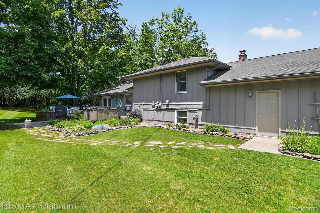 13365 N Territorial Road Dexter Township MI 48137