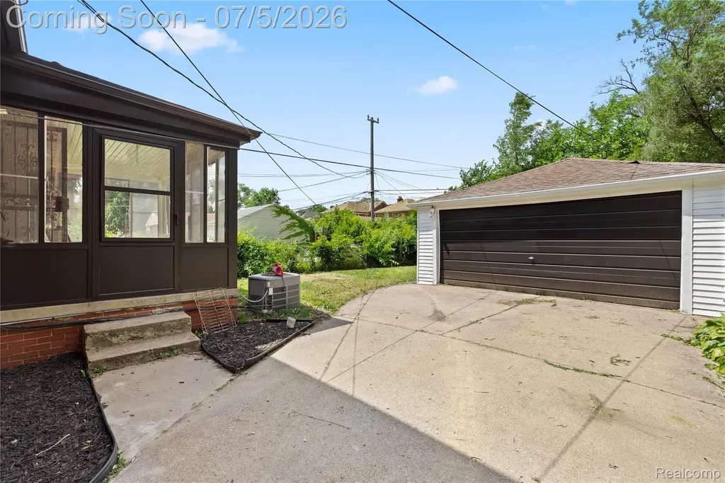 18959 Woodingham Drive Detroit City MI 48221