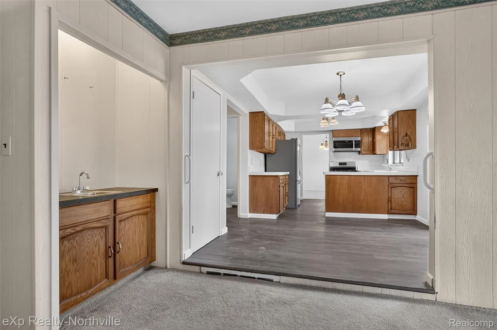 7565 Embassy Drive Canton Charter Township MI 48187