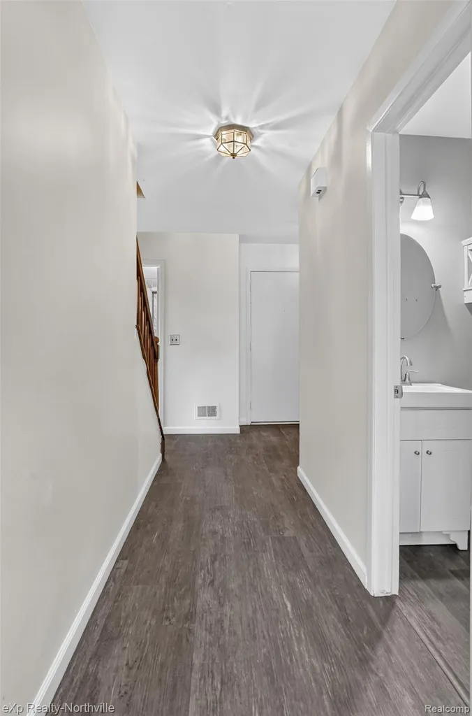 7565 Embassy Drive Canton Charter Township MI 48187