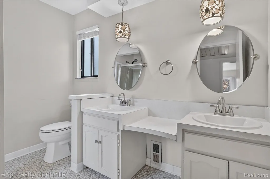 7565 Embassy Drive Canton Charter Township MI 48187