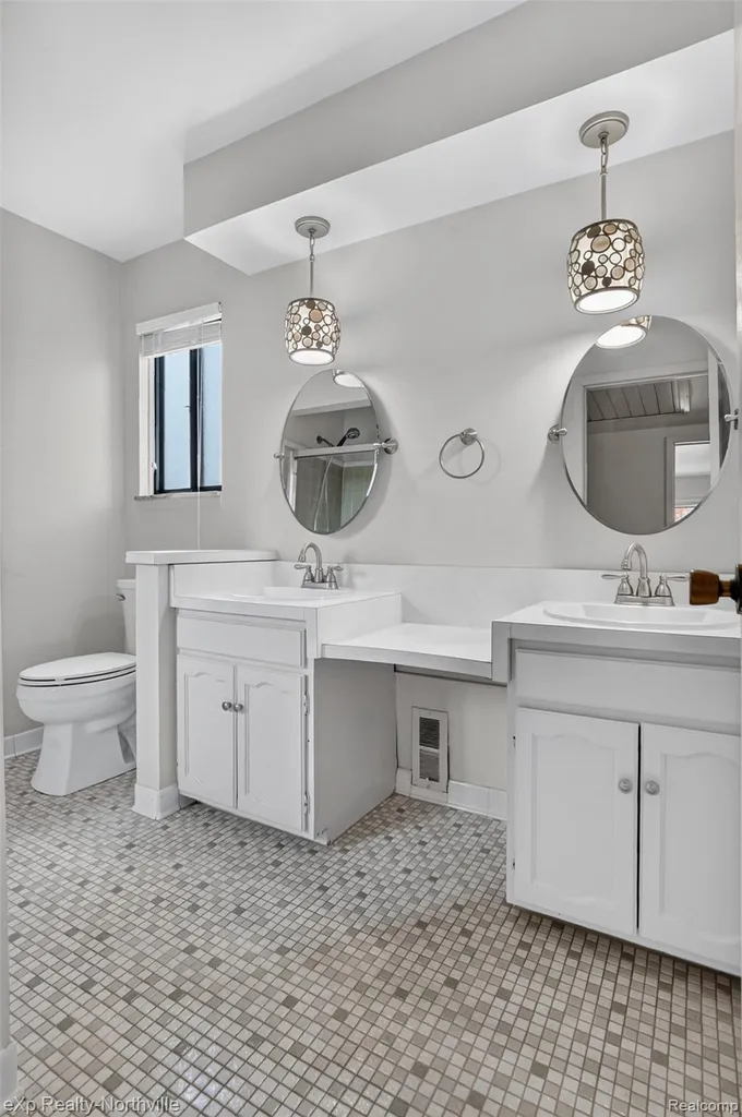7565 Embassy Drive Canton Charter Township MI 48187