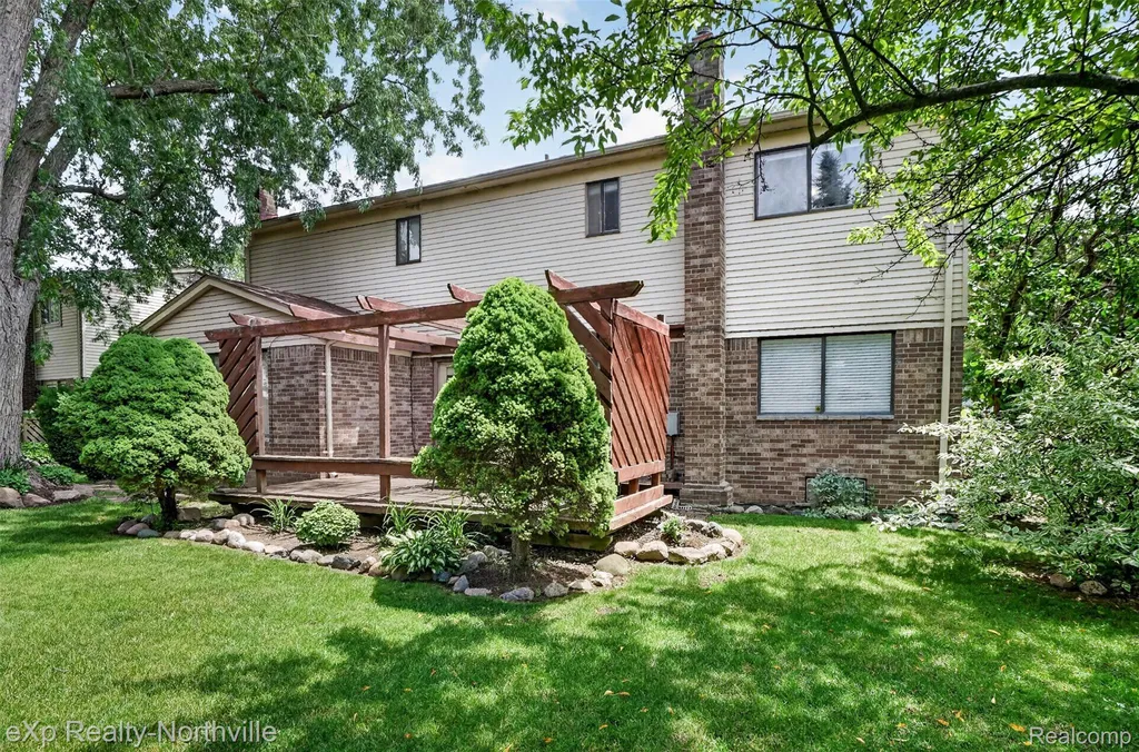 7565 Embassy Drive Canton Charter Township MI 48187