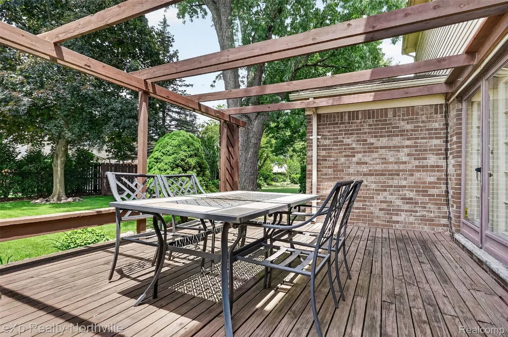 7565 Embassy Drive Canton Charter Township MI 48187