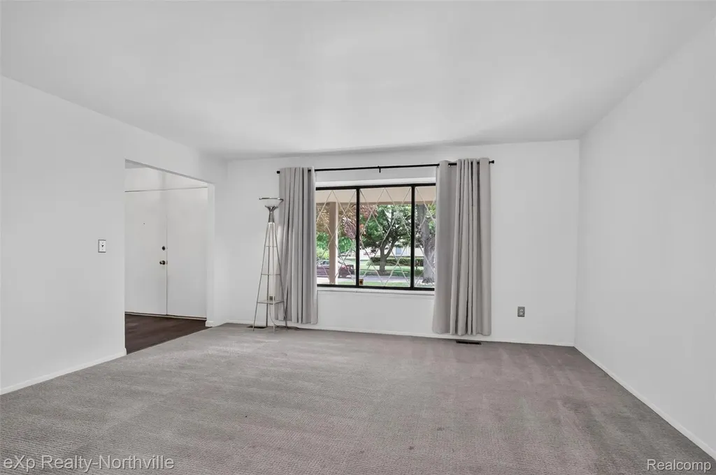 7565 Embassy Drive Canton Charter Township MI 48187