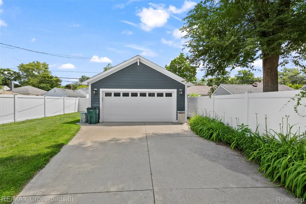 1506 N Altadena Avenue Royal Oak City MI 48067