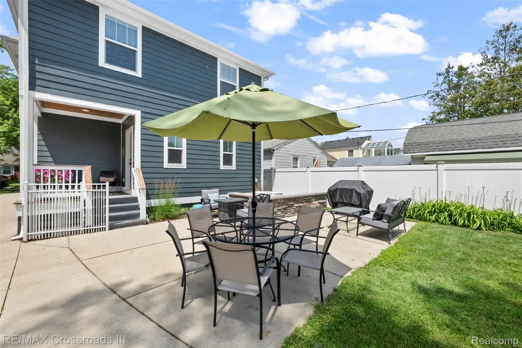 1506 N Altadena Avenue Royal Oak City MI 48067