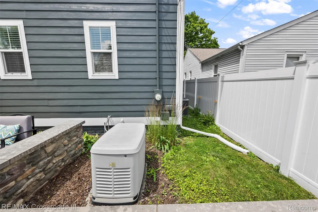 1506 N Altadena Avenue Royal Oak City MI 48067