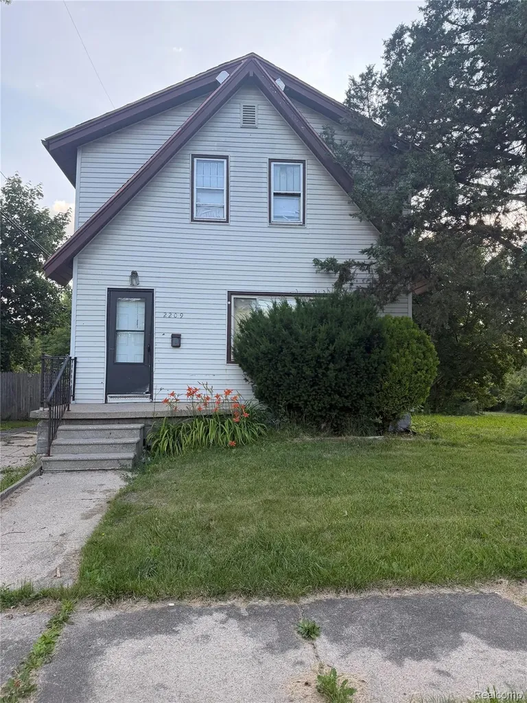 2209 Mason Street Flint City MI 48503