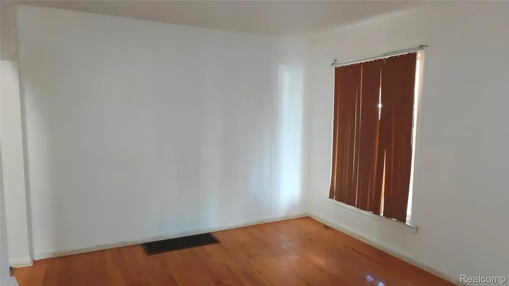 2913 S Ethel Street Detroit City MI 48217