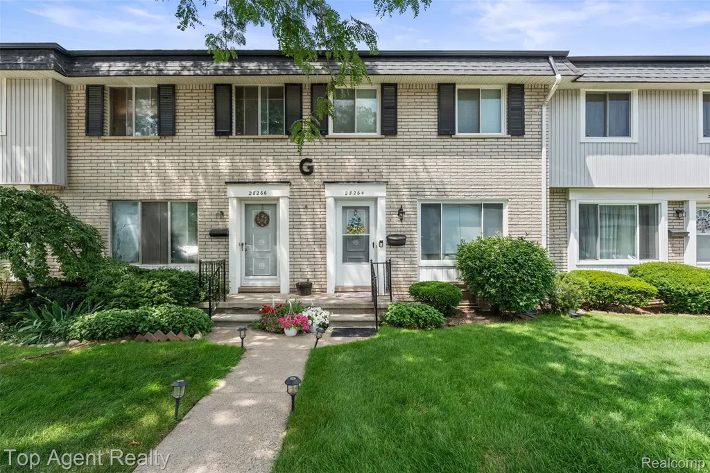 28264 Universal Drive Warren City MI 48092