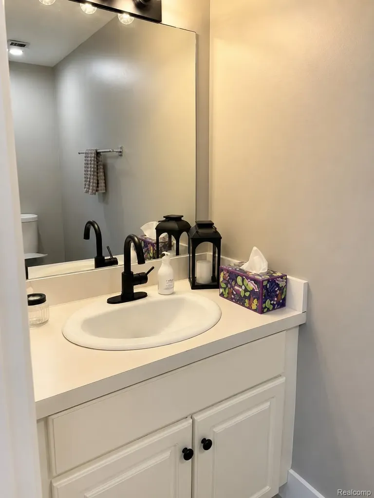 45125 Horseshoe Circle Canton Charter Township MI 48187