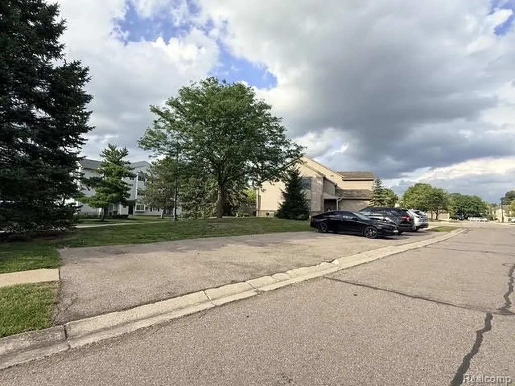45125 Horseshoe Circle Canton Charter Township MI 48187