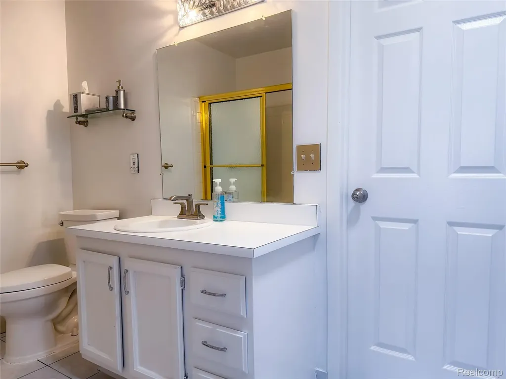 20342 Pine Meadow Drive Clinton Charter Township MI 48036