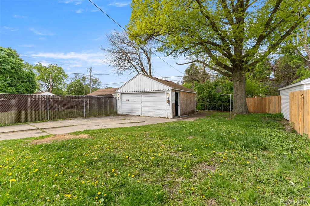 7715 Abington Avenue Detroit City MI 48228