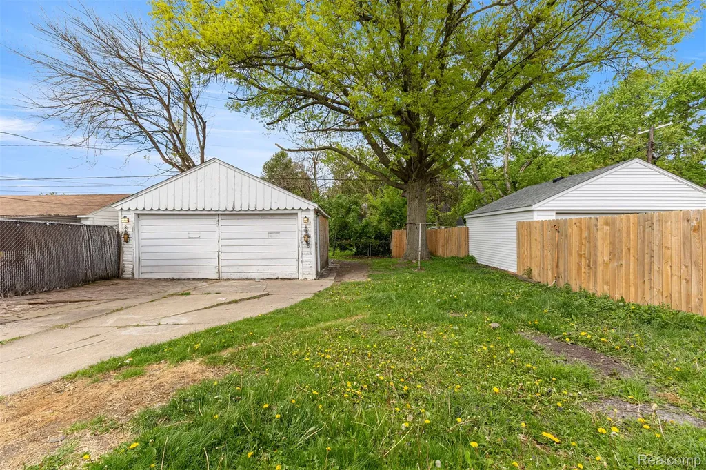 7715 Abington Avenue Detroit City MI 48228