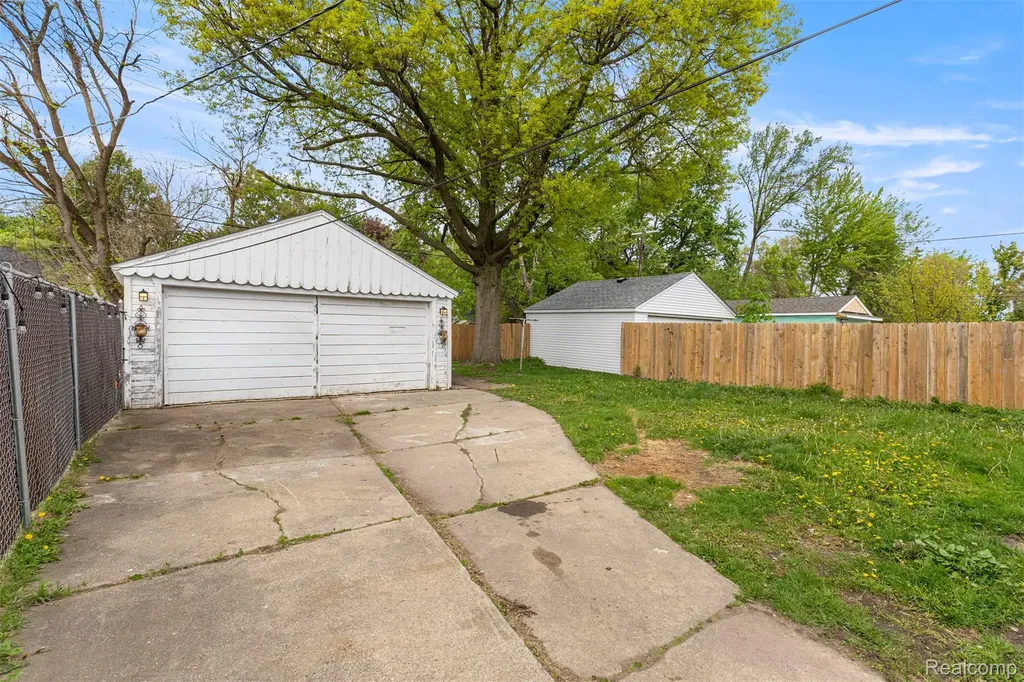 7715 Abington Avenue Detroit City MI 48228