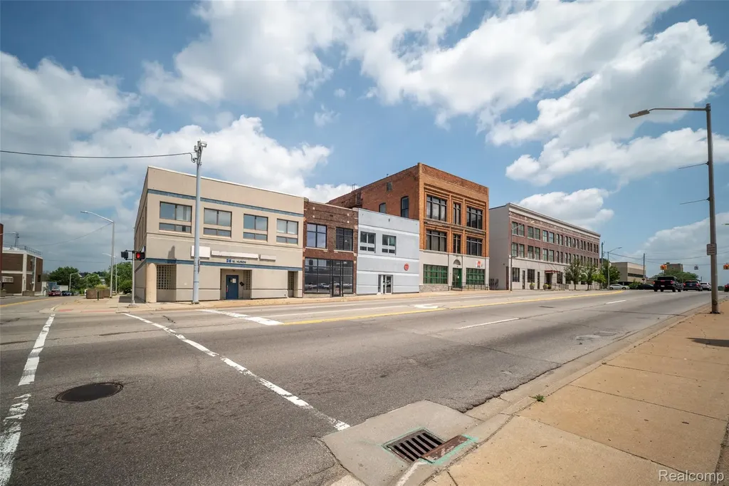 24 W Huron Street Pontiac City MI 48342