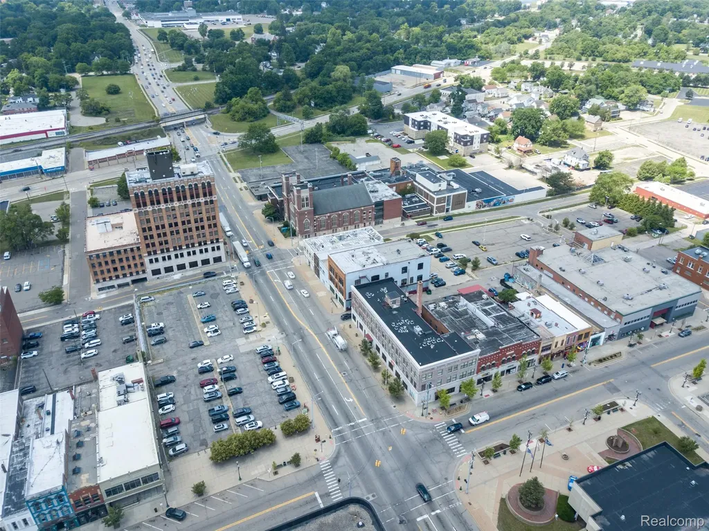 24 W Huron Street Pontiac City MI 48342