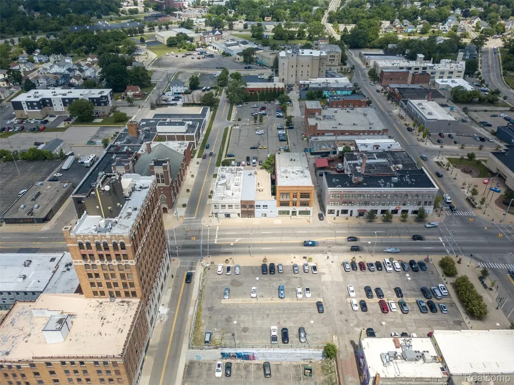 24 W Huron Street Pontiac City MI 48342