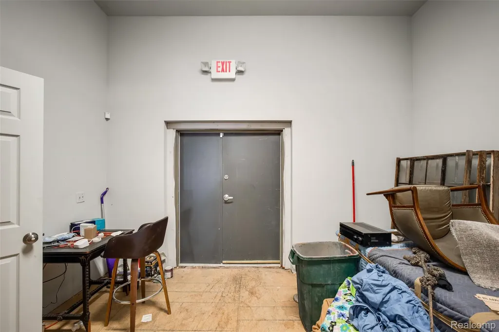 24 W Huron Street Pontiac City MI 48342