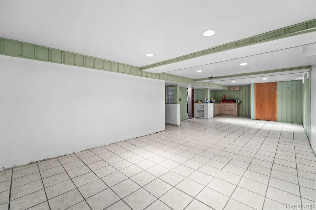 4402 Vassar Street Dearborn Heights City MI 48125