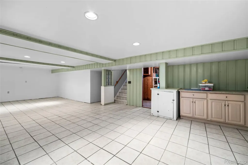 4402 Vassar Street Dearborn Heights City MI 48125
