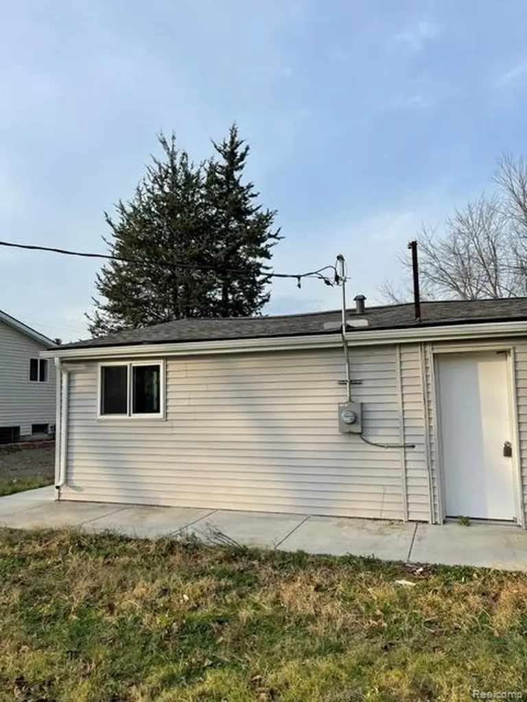 29311 Rockcastle Street Farmington Hills City MI 48336
