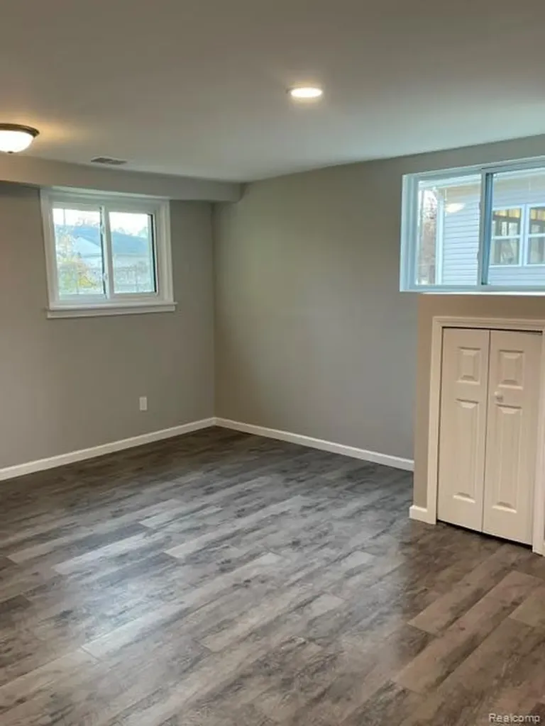 29311 Rockcastle Street Farmington Hills City MI 48336