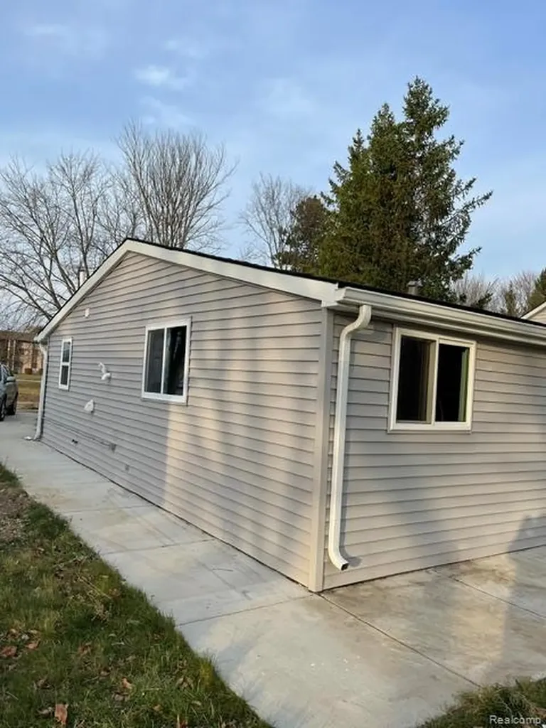 29311 Rockcastle Street Farmington Hills City MI 48336
