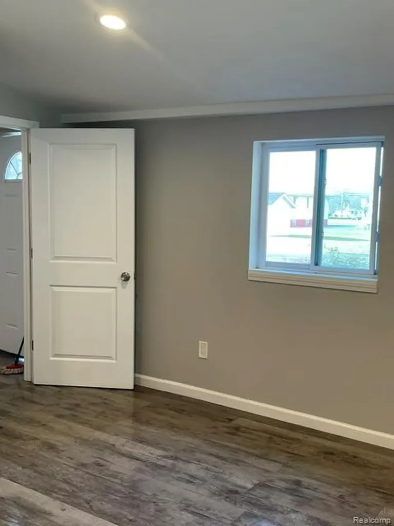 29311 Rockcastle Street Farmington Hills City MI 48336