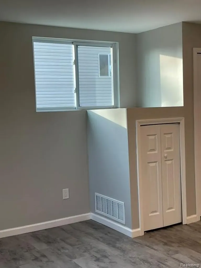 29311 Rockcastle Street Farmington Hills City MI 48336