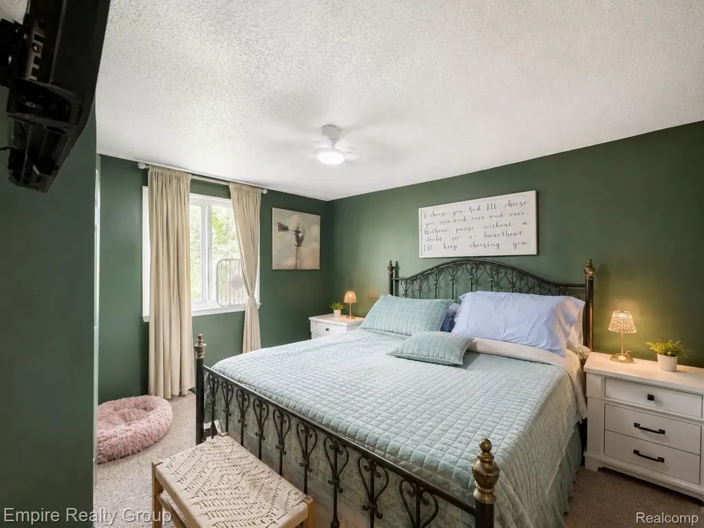 2716 Sinclair Avenue Waterford Charter Township MI 48328
