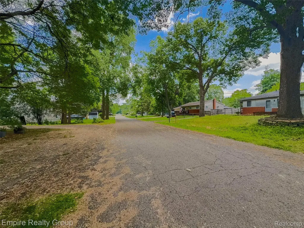 2716 Sinclair Avenue Waterford Charter Township MI 48328