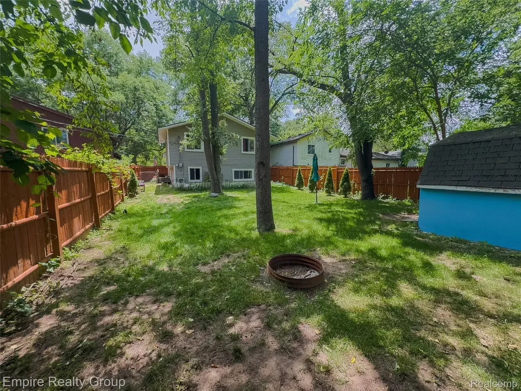 2716 Sinclair Avenue Waterford Charter Township MI 48328