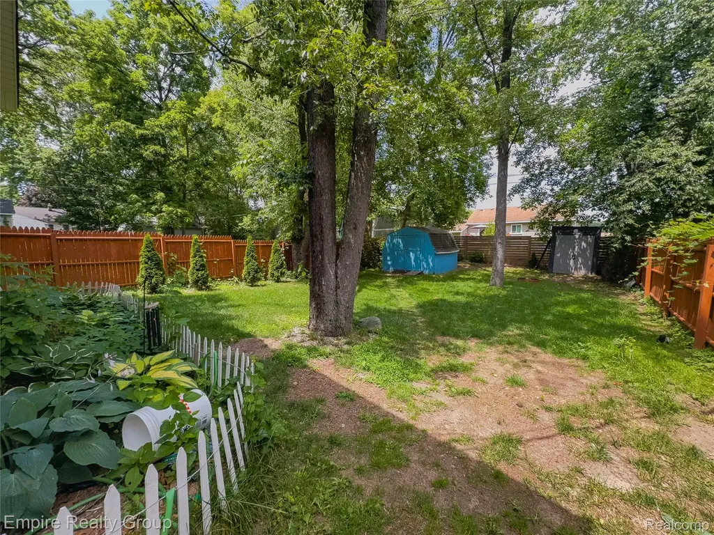 2716 Sinclair Avenue Waterford Charter Township MI 48328