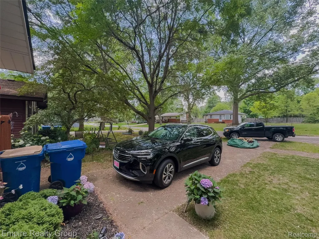 2716 Sinclair Avenue Waterford Charter Township MI 48328
