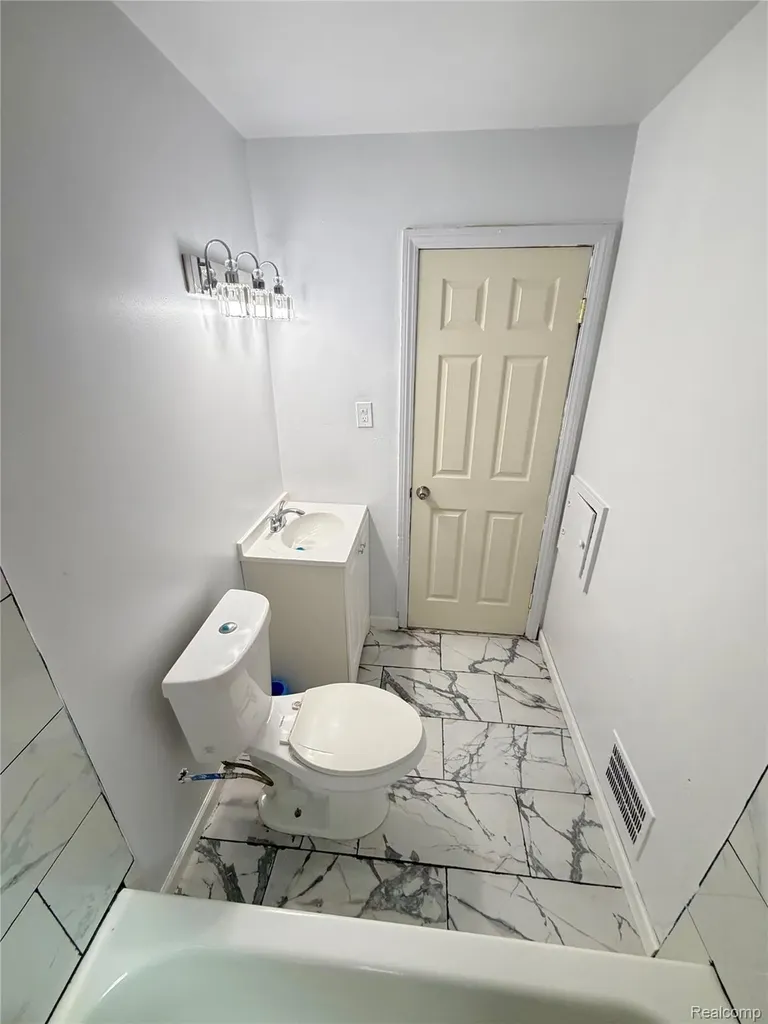 8167 House Street Detroit City MI 48234
