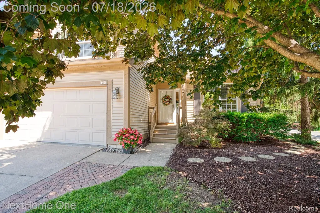6496 Lake Meadow Drive Waterford Charter Township MI 48327