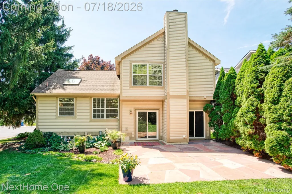 6496 Lake Meadow Drive Waterford Charter Township MI 48327