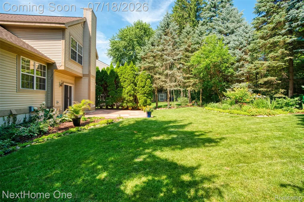 6496 Lake Meadow Drive Waterford Charter Township MI 48327