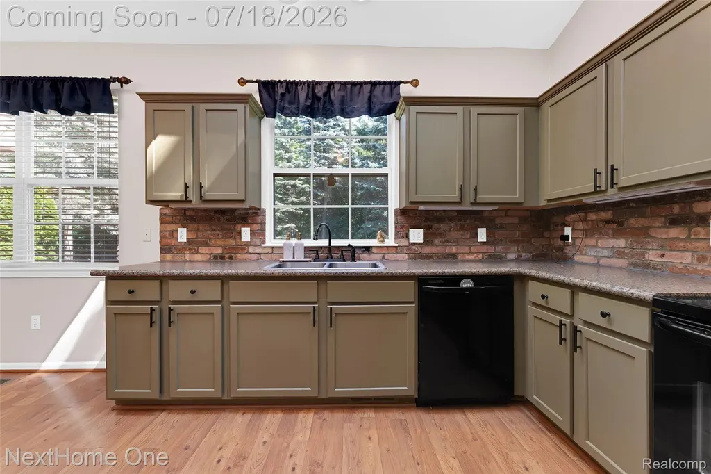 6496 Lake Meadow Drive Waterford Charter Township MI 48327