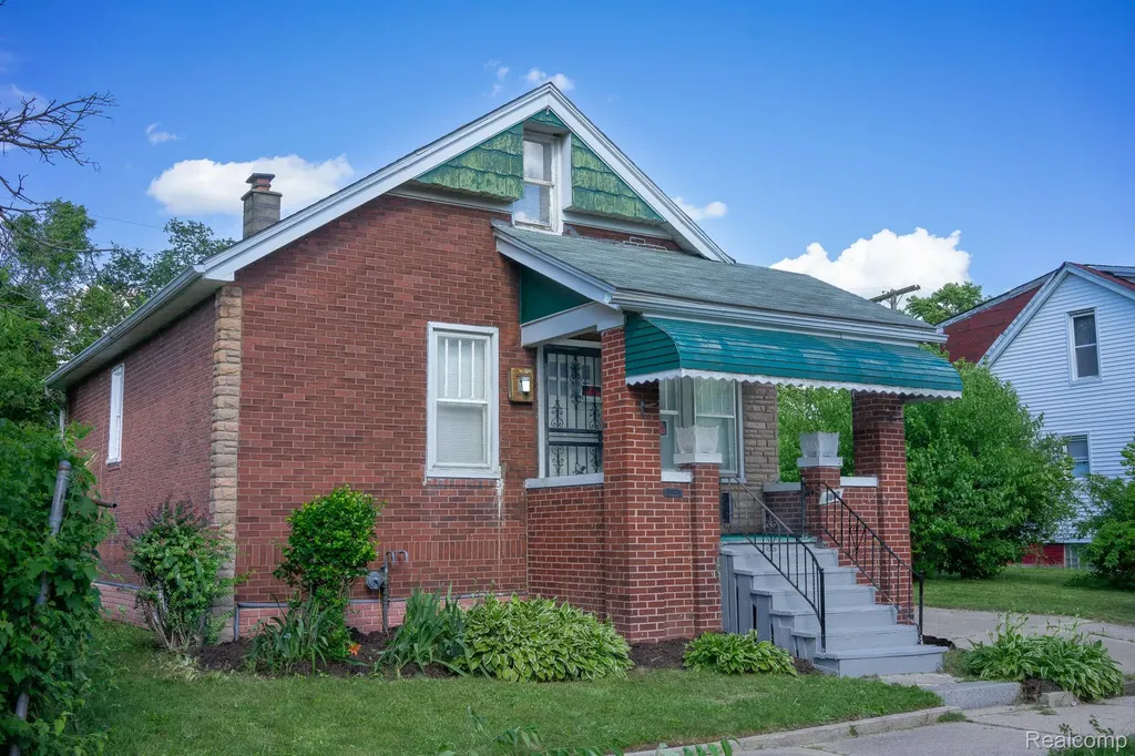 5672 Saint Clair Street Detroit City MI 48213